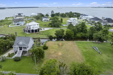 15708 Langley Dr, Biloxi, MS 39532