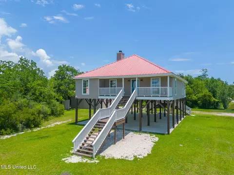 4284 34th St, Bay Saint Louis, MS 39520