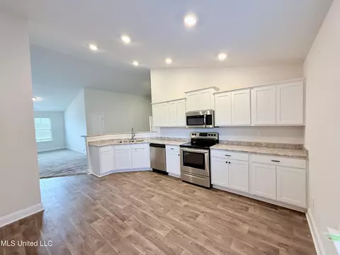 2490 Marion Ln, Southaven, MS 38672