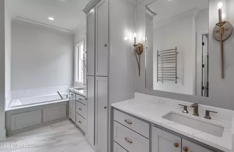 Bath - 425 Whittington Cir, Madison, MS 39110 photo 2 of 8