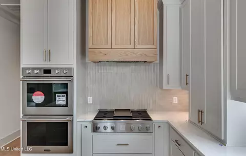 Kitchen - 425 Whittington Cir, Madison, MS 39110 photo 2 of 3