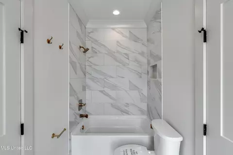 Bath - 425 Whittington Cir, Madison, MS 39110 photo 8 of 8