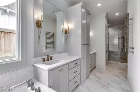 Bath - 425 Whittington Cir, Madison, MS 39110 photo 1 of 8