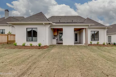 Exterior - 425 Whittington Cir, Madison, MS 39110 photo 5 of 6
