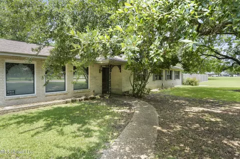 5539 Gates Ave, Long Beach, MS 39560