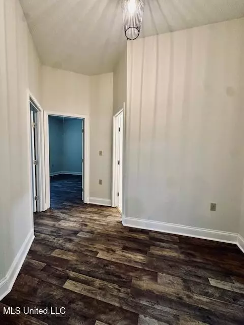 Entry Way - 3617 Kennebrew Rd, Jackson, MS 39209 photo 2 of 3