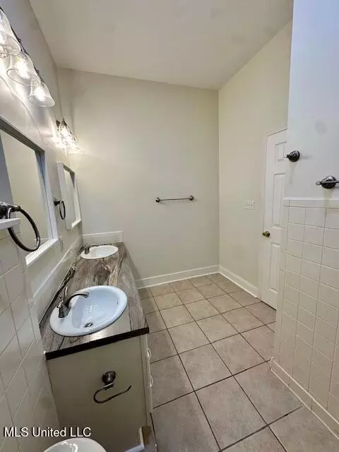 Bath - 3617 Kennebrew Rd, Jackson, MS 39209 photo 5 of 5