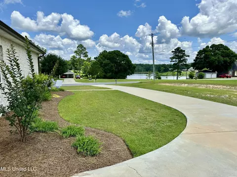 Exterior - 129 Sandra Parker Dr, Lucedale, MS 39452 photo 6 of 7