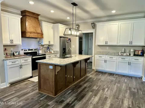 Kitchen - 129 Sandra Parker Dr, Lucedale, MS 39452 photo 1 of 4