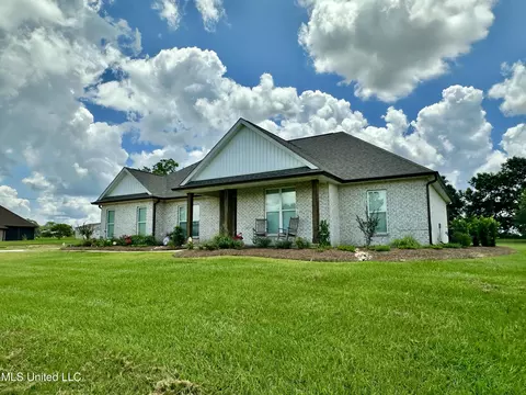 Exterior - 129 Sandra Parker Dr, Lucedale, MS 39452 photo 2 of 7