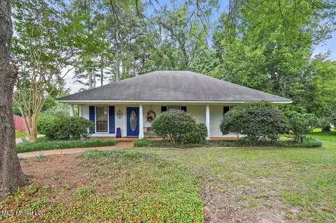 634 Twin Harbor Pl, Madison, MS 39110