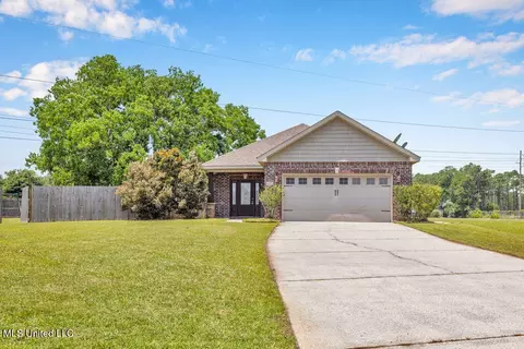 1017 Pelican Cv, Ocean Springs, MS 39564