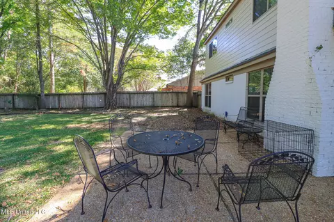 Exterior - 136 Westlake Dr, Brandon, MS 39047 photo 3 of 6