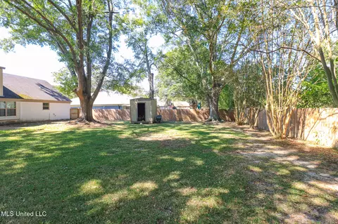 Exterior - 136 Westlake Dr, Brandon, MS 39047 photo 6 of 6