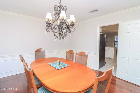 Dining - 136 Westlake Dr, Brandon, MS 39047 photo 3 of 3