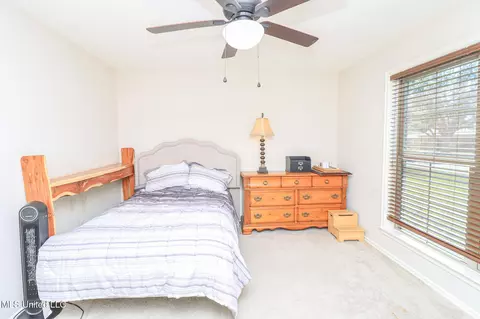 Bedroom - 136 Westlake Dr, Brandon, MS 39047 photo 4 of 20