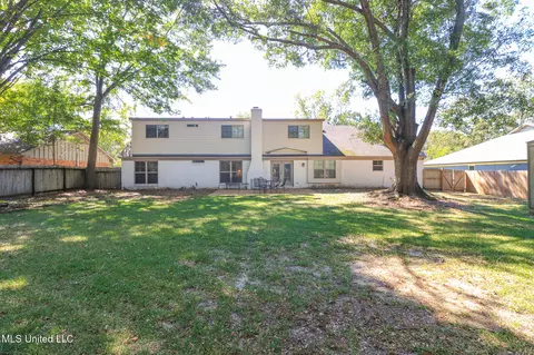 Exterior - 136 Westlake Dr, Brandon, MS 39047 photo 5 of 6