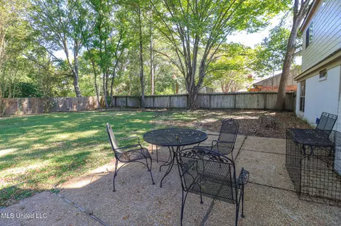 Exterior - 136 Westlake Dr, Brandon, MS 39047 photo 2 of 6