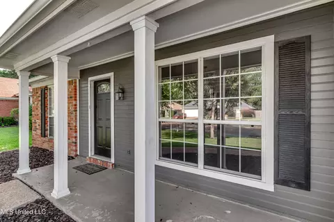 Exterior - 154 Chestnut Dr, Brandon, MS 39047 photo 5 of 13
