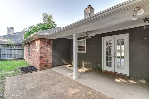 Exterior - 154 Chestnut Dr, Brandon, MS 39047 photo 7 of 13