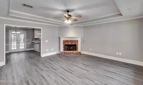 Living - 154 Chestnut Dr, Brandon, MS 39047 photo 1 of 6