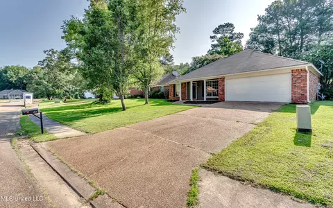Other - 154 Chestnut Dr, Brandon, MS 39047 photo 2 of 15