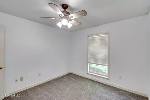 Bedroom - 154 Chestnut Dr, Brandon, MS 39047 photo 4 of 12