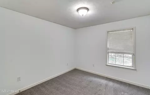 Bedroom - 154 Chestnut Dr, Brandon, MS 39047 photo 5 of 12