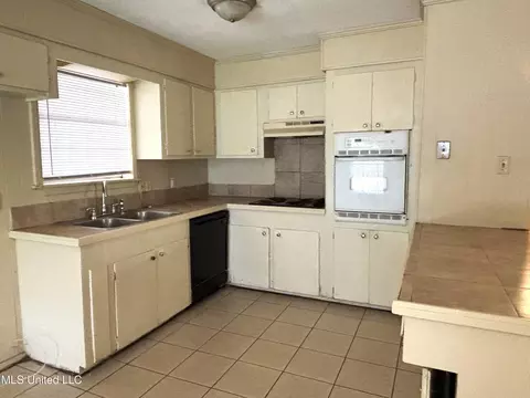 Kitchen - 2698 Key St, Jackson, MS 39212 photo 2 of 2