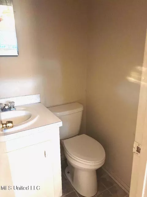 Bath - 2698 Key St, Jackson, MS 39212 photo 1 of 2