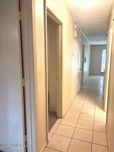 Entry Way - 2698 Key St, Jackson, MS 39212 photo 1 of 1