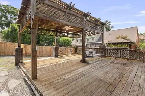 Exterior - 316 Meadow Creek Pl, Jackson, MS 39211 photo 7 of 14