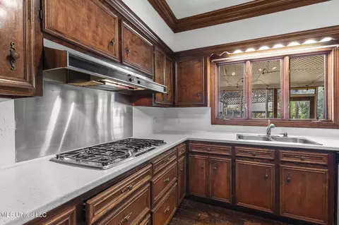 Kitchen - 316 Meadow Creek Pl, Jackson, MS 39211 photo 4 of 5