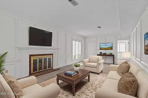 Living - 316 Meadow Creek Pl, Jackson, MS 39211 photo 3 of 7