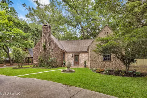 6200 Ridge Rd, Ocean Springs, MS 39564