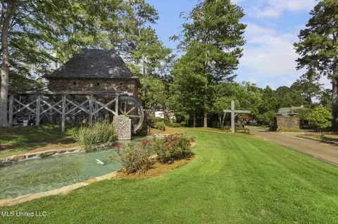 Exterior - 420 Ashbourn Ct, Madison, MS 39110 photo 11 of 12