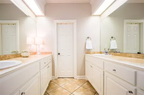 Bath - 420 Ashbourn Ct, Madison, MS 39110 photo 6 of 12