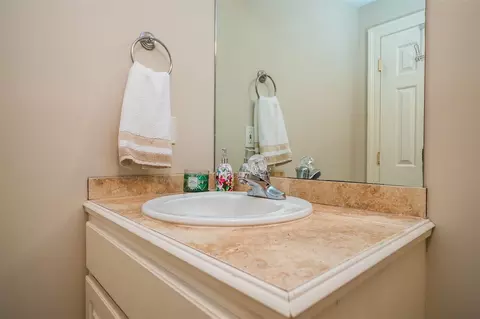 Bath - 420 Ashbourn Ct, Madison, MS 39110 photo 7 of 12