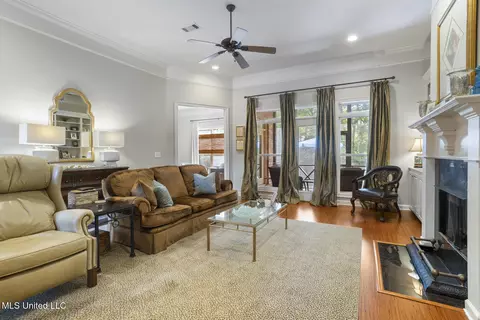 Living - 420 Ashbourn Ct, Madison, MS 39110 photo 1 of 1