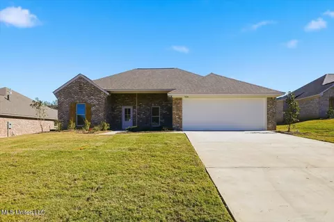 106 Madisonville Dr, Canton, MS 39046