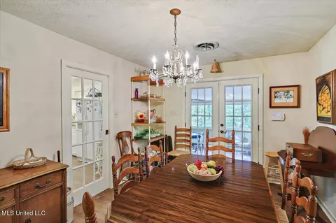 Dining - 727 Laney Dr, Clinton, MS 39056 photo 2 of 3
