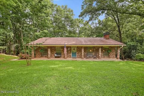 Exterior - 727 Laney Dr, Clinton, MS 39056 photo 2 of 20