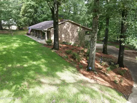 727 Laney Dr, Clinton, MS 39056