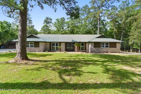 17508 John Cumbest Rd, Moss Point, MS 39562