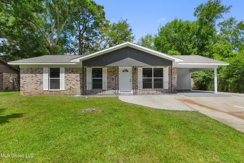 643 Dina Dr, D'iberville, MS 39540