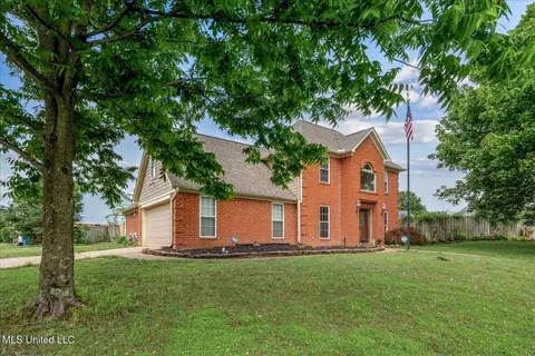 9015 Champlain Dr, Olive Branch, MS 38654
