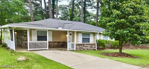 805 Choctaw Dr, Laurel, MS 39440