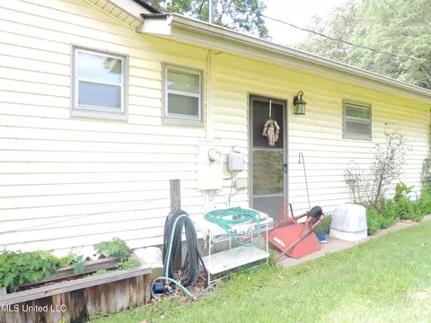 Exterior - 8671 Bob White Dr, Hernando, MS 38632 photo 17 of 18