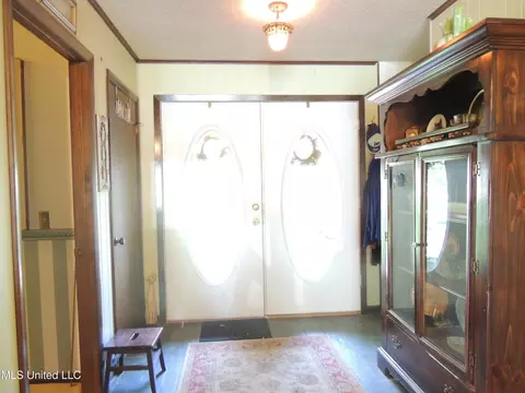 Entry Way - 8671 Bob White Dr, Hernando, MS 38632 photo 1 of 1
