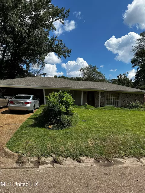 4668 Norway Dr, Jackson, MS 39206 photo 1